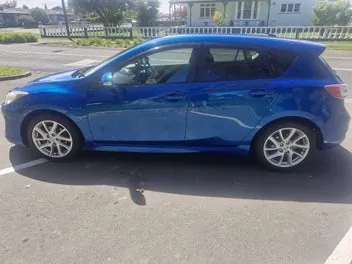 Mazda Axela 2011 photo 2