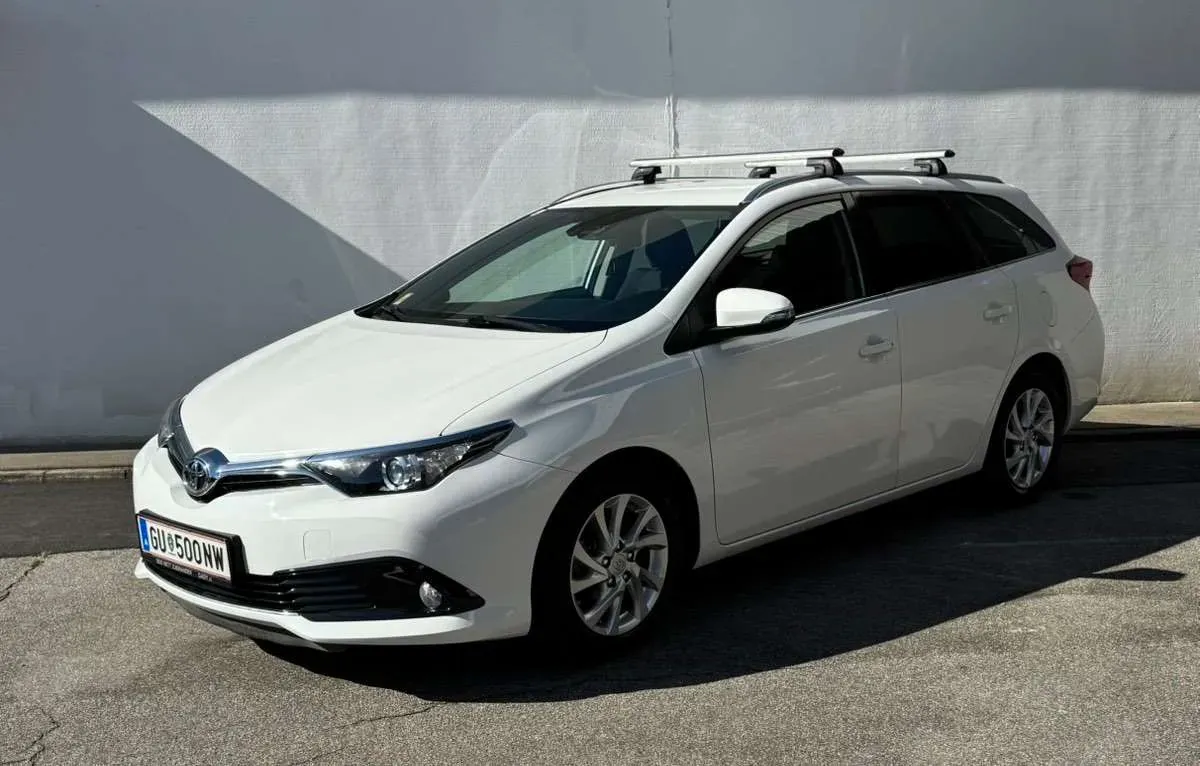 Toyota Auris 2017 photo 3