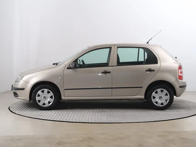 Skoda Fabia 2006 photo 2