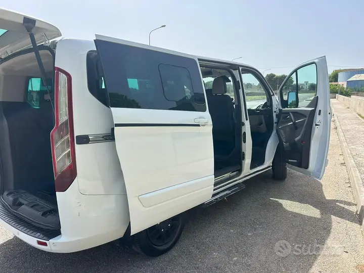 Ford Tourneo Custom 2016 photo 2