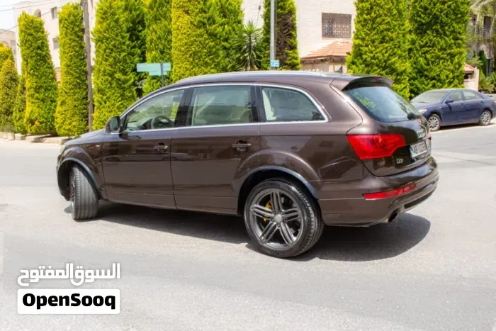 Audi Q7 2012 photo 2