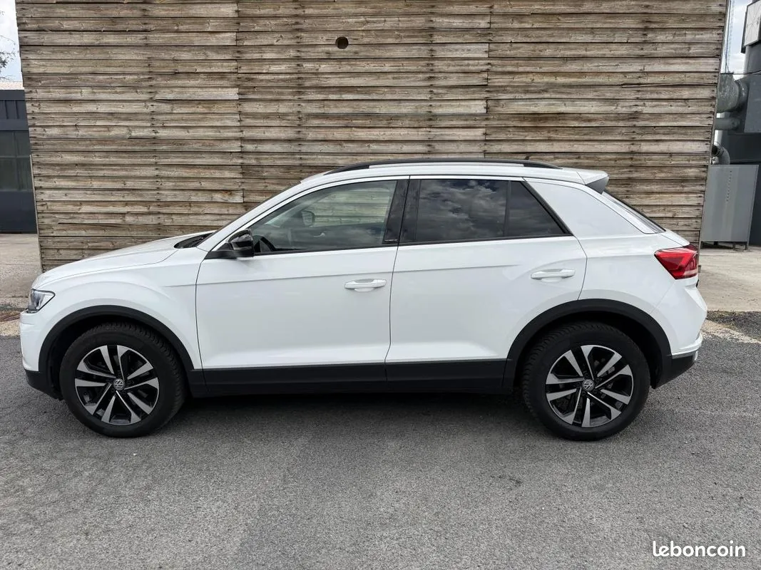 Volkswagen T-Roc 2019 photo 2