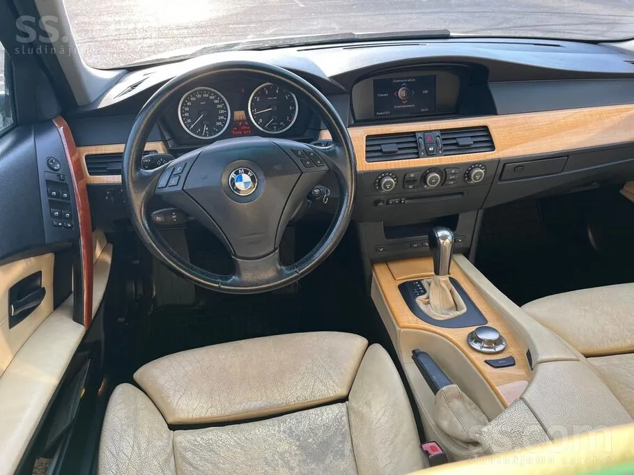 BMW 530 2004 photo 2