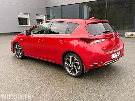 Toyota Auris 2016 photo 3