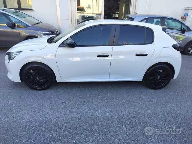 Peugeot 208 2020 photo 5