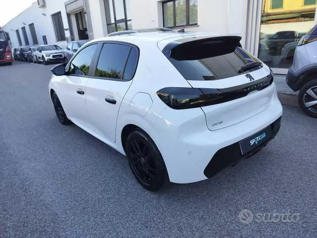 Peugeot 208 2020 photo 4