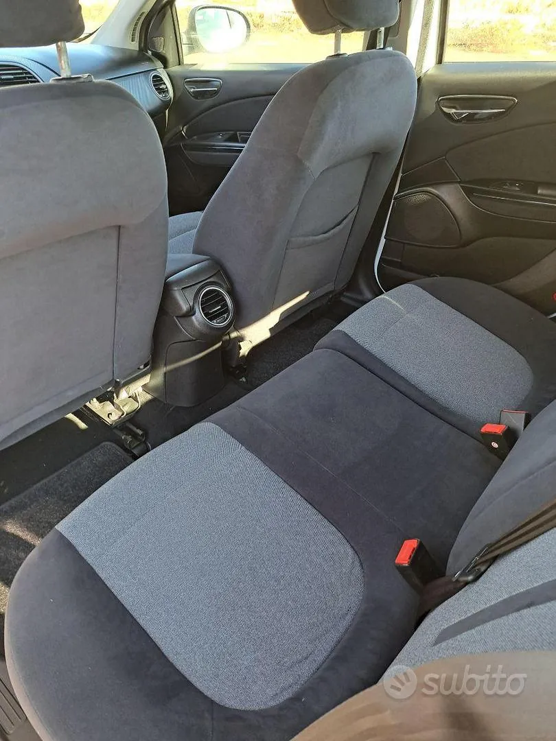 Fiat Bravo 2011 photo 5