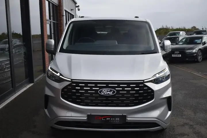 Ford Tourneo Custom 2026 photo 3
