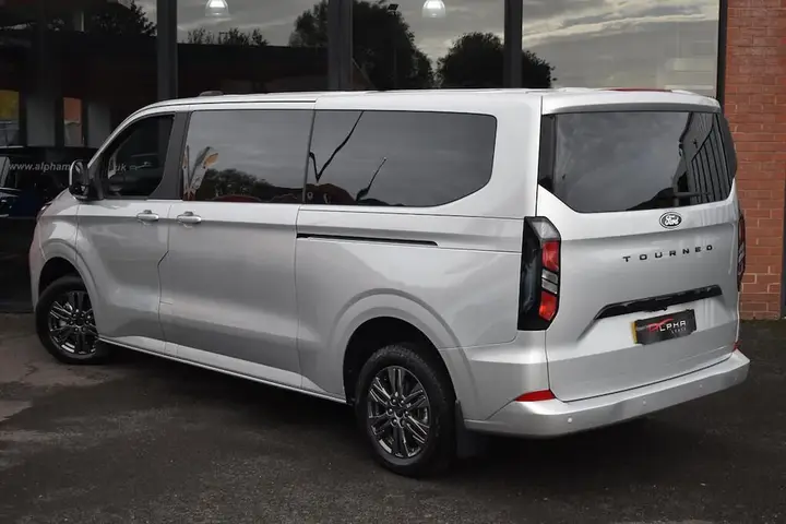 Ford Tourneo Custom 2026 photo 2