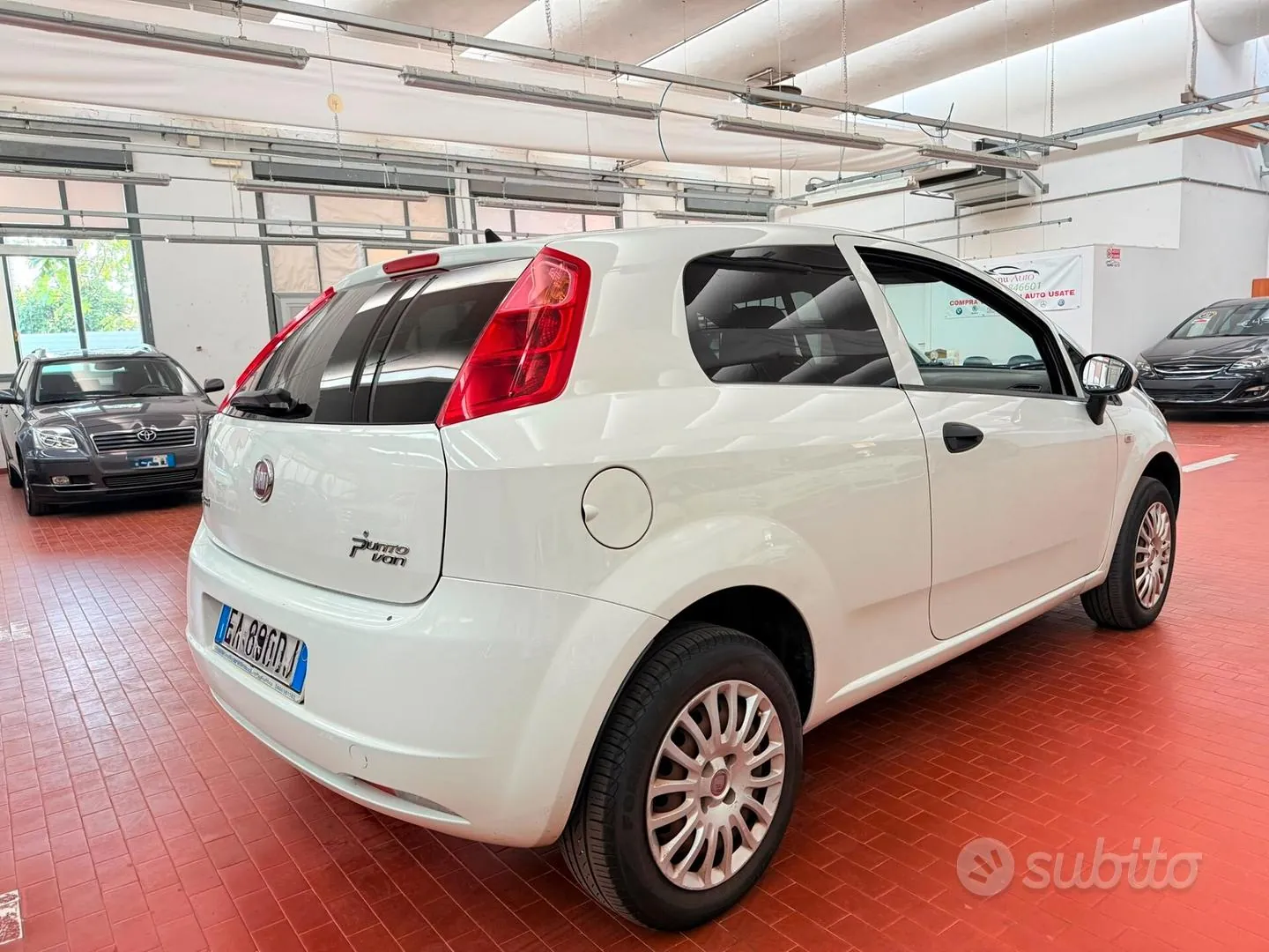 Fiat Grande Punto 2010 photo 4