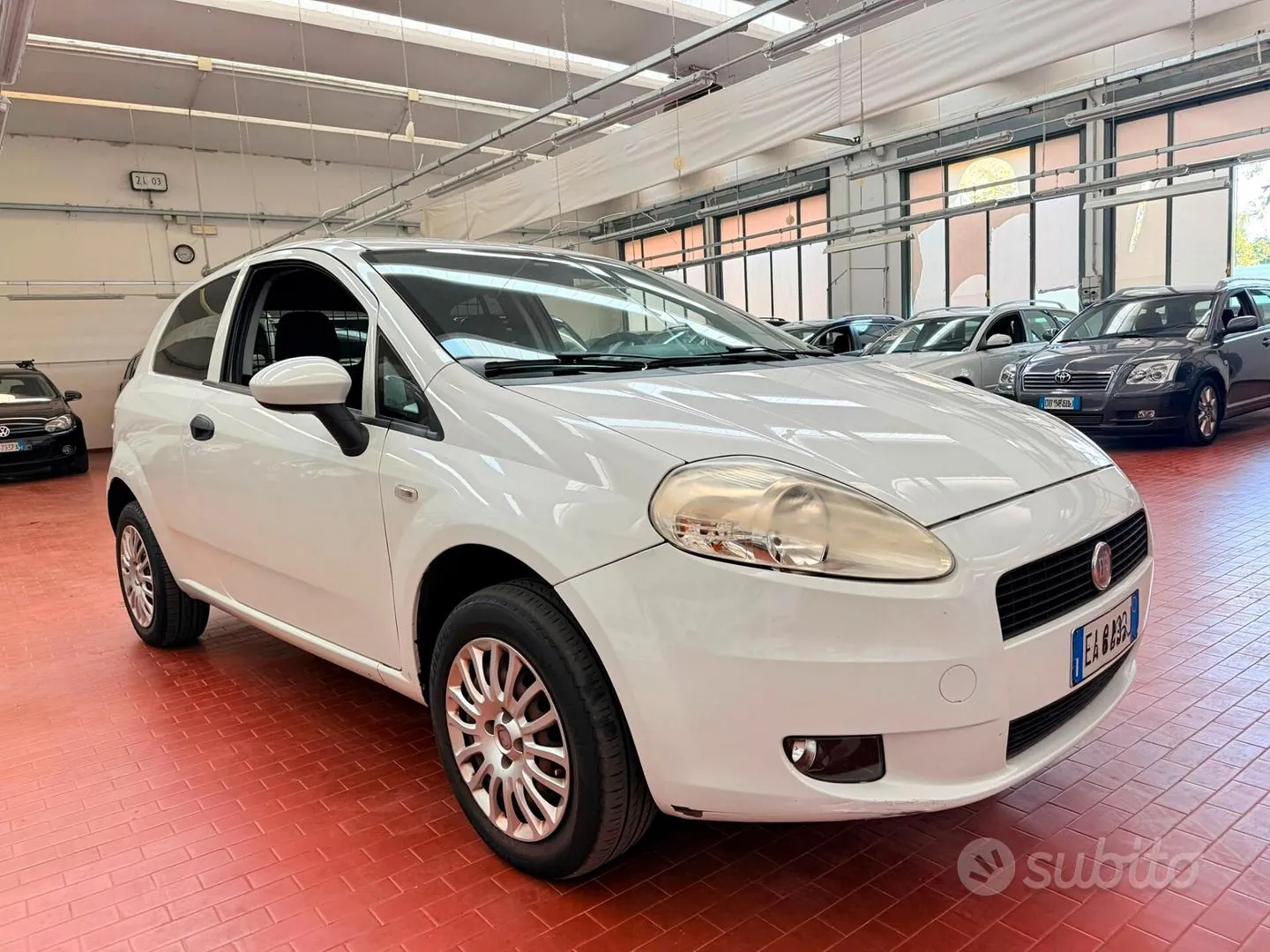 Fiat Grande Punto 2010 photo 2