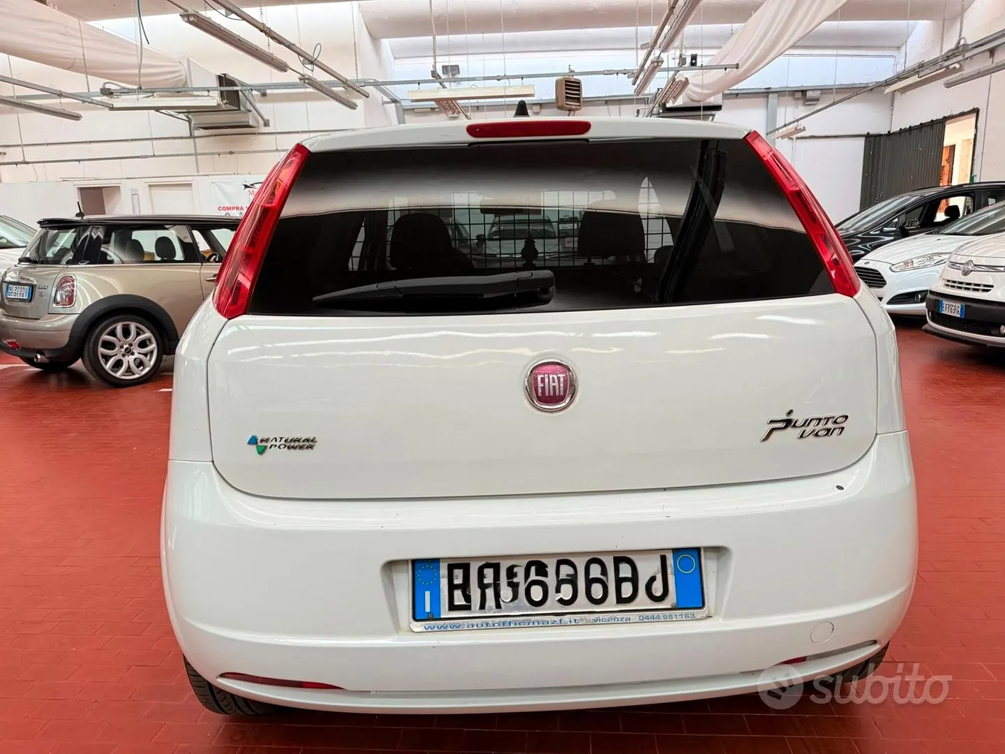 Fiat Grande Punto 2010 photo 5