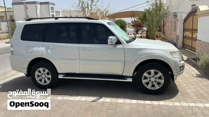 Mitsubishi Pajero 2017 photo 2