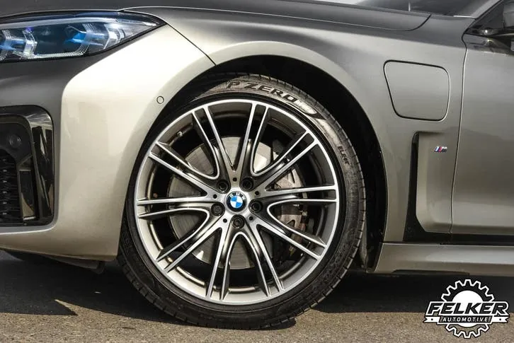 BMW 7 Series 2020 photo 2