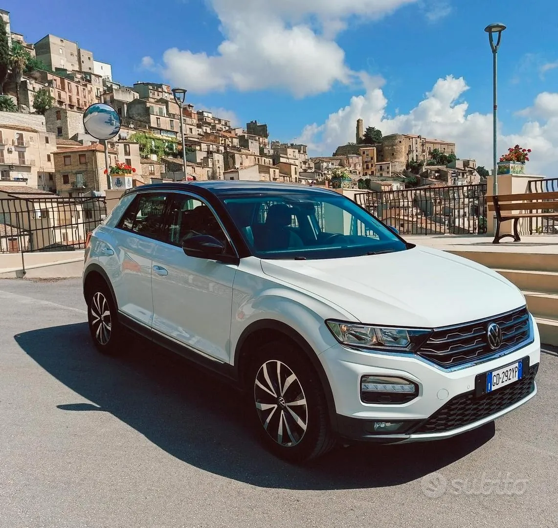 Volkswagen T-Roc 2021 photo 2