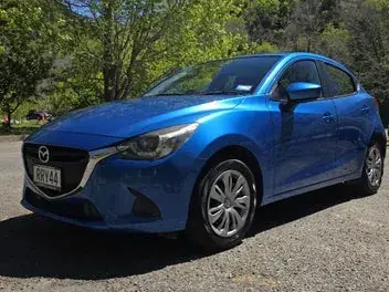 Mazda Demio 2015 photo 2
