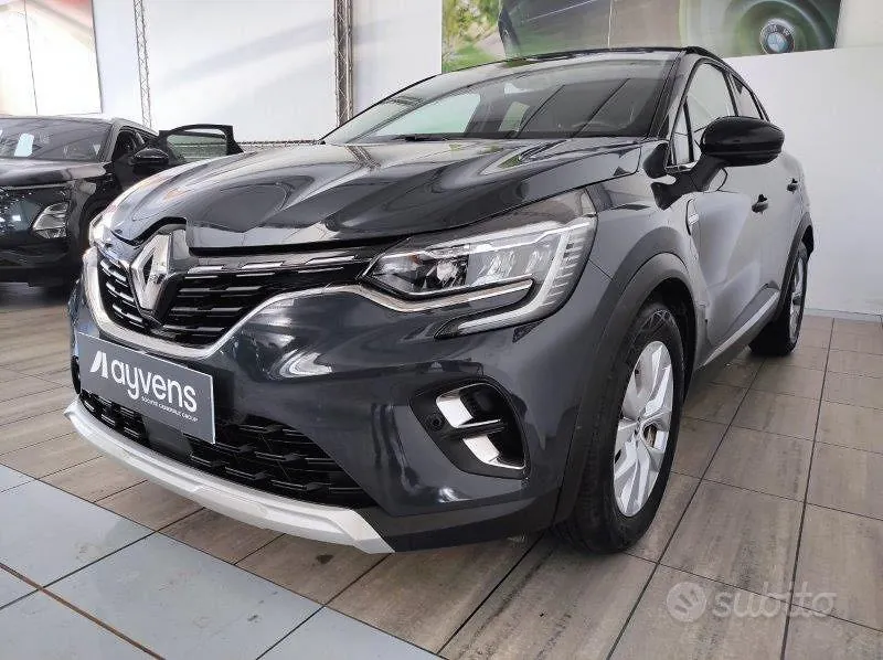Renault Captur 2022 photo 2