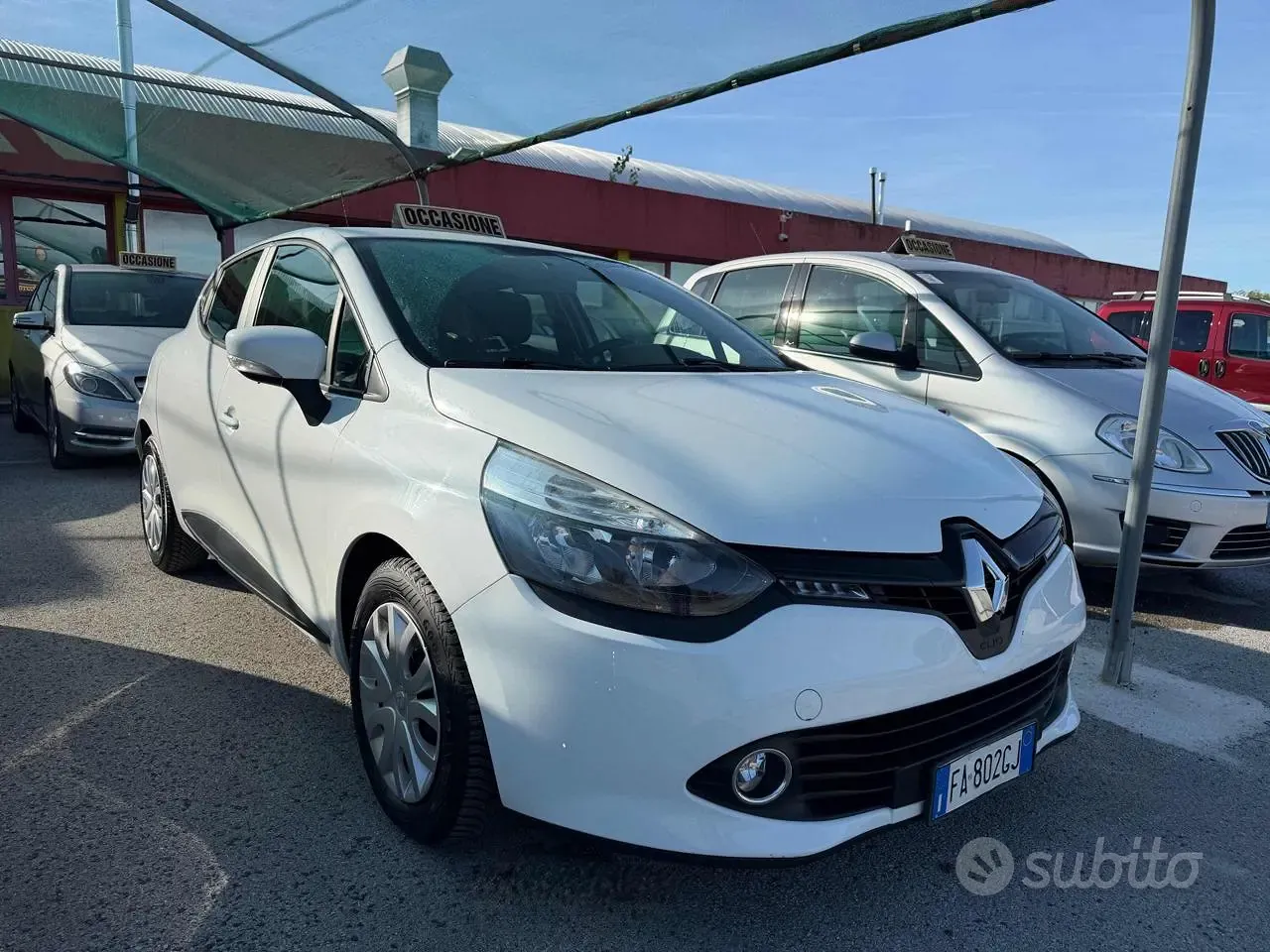 Renault Clio 2015 photo 2