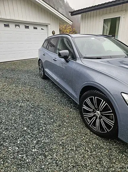 Volvo V60 2023 photo 3
