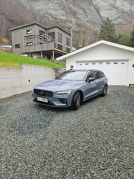 Volvo V60 2023 photo 2