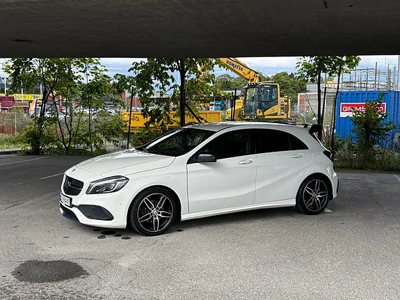 Mercedes-Benz A180 2016 photo 3