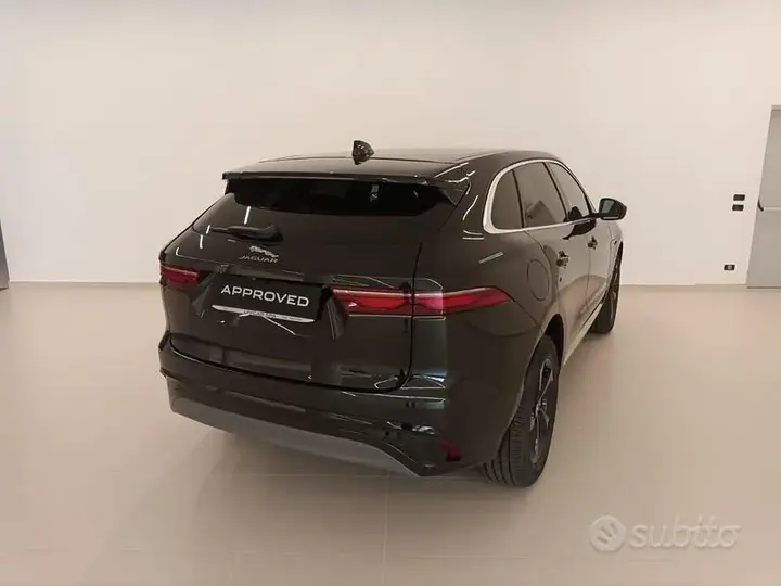 Jaguar F-Pace 2023 photo 2