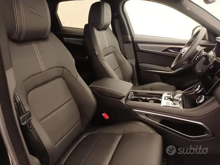Jaguar F-Pace 2023 photo 3