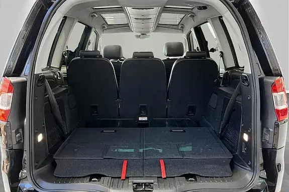 Ford Galaxy 2013 photo 5