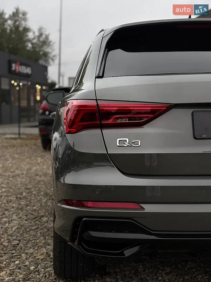 Audi Q3 2021 photo 5
