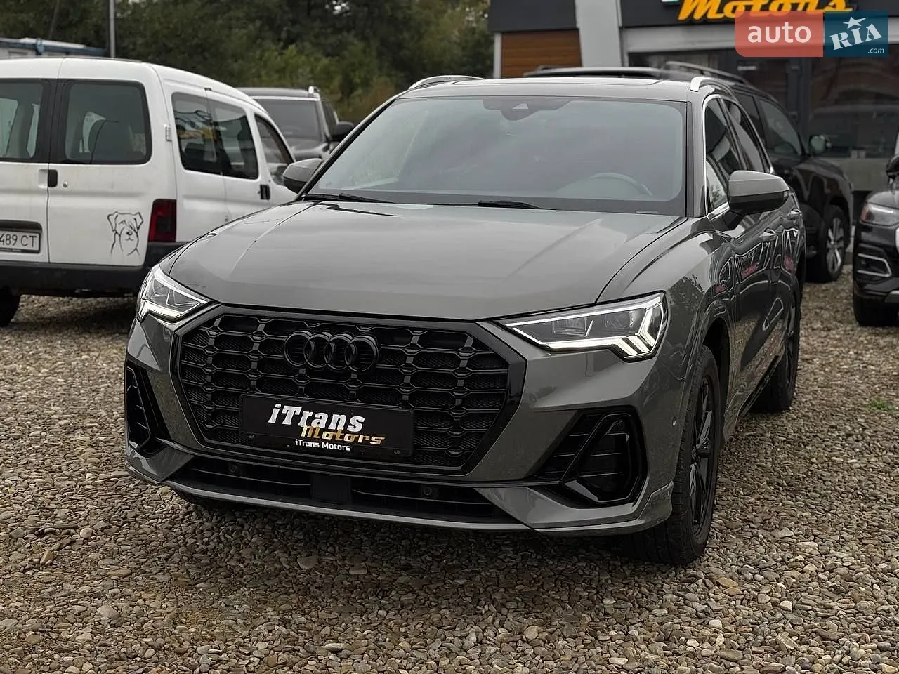 Audi Q3 2021 photo 2