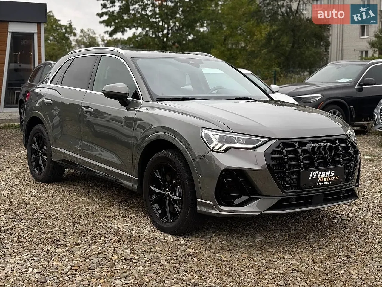 Audi Q3 2021 photo 3