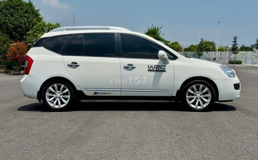 Kia Carens 2012 photo 5