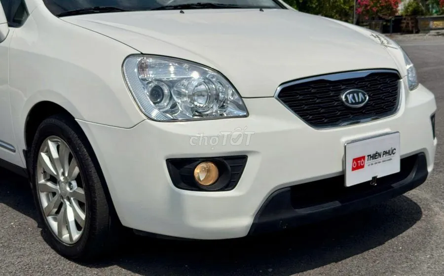 Kia Carens 2012 photo 2