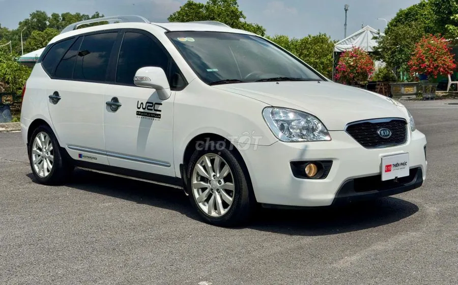 Kia Carens 2012 photo 3