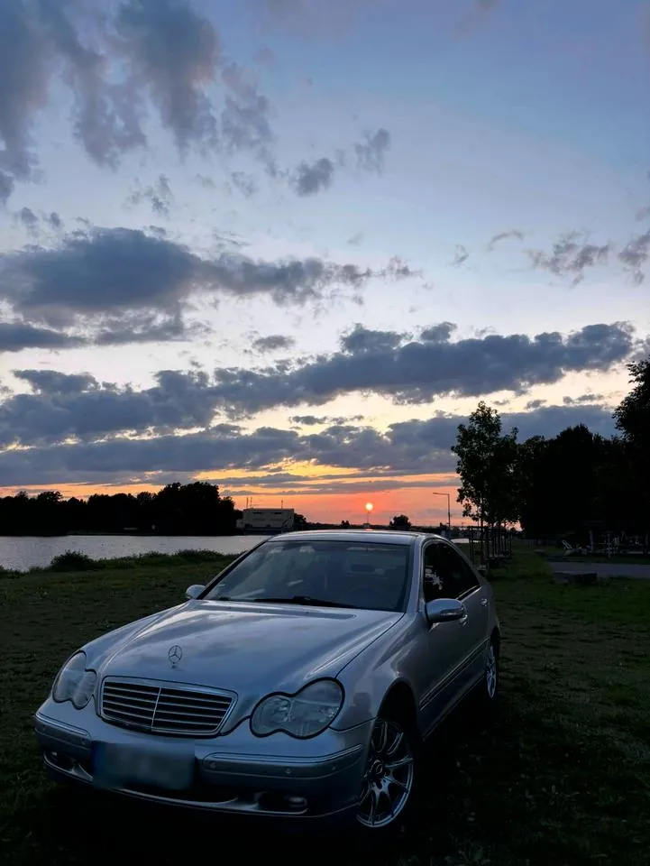 Mercedes-Benz C 180