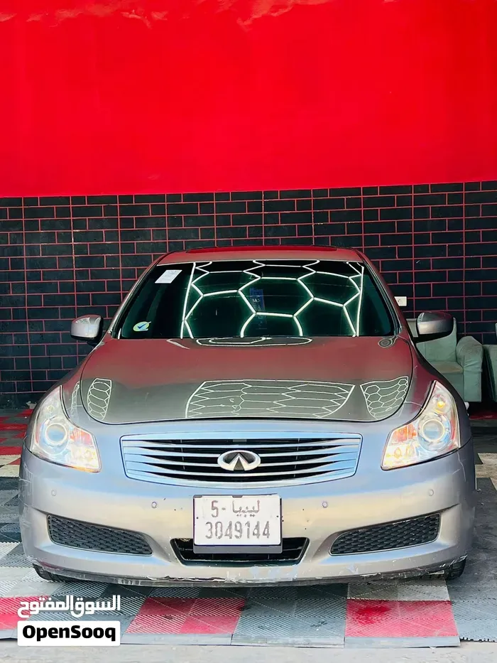 Infiniti G35 2010 photo 2