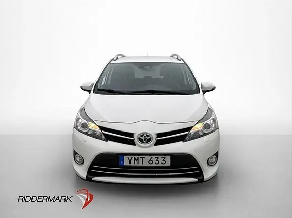 Toyota Verso 2017 photo 2