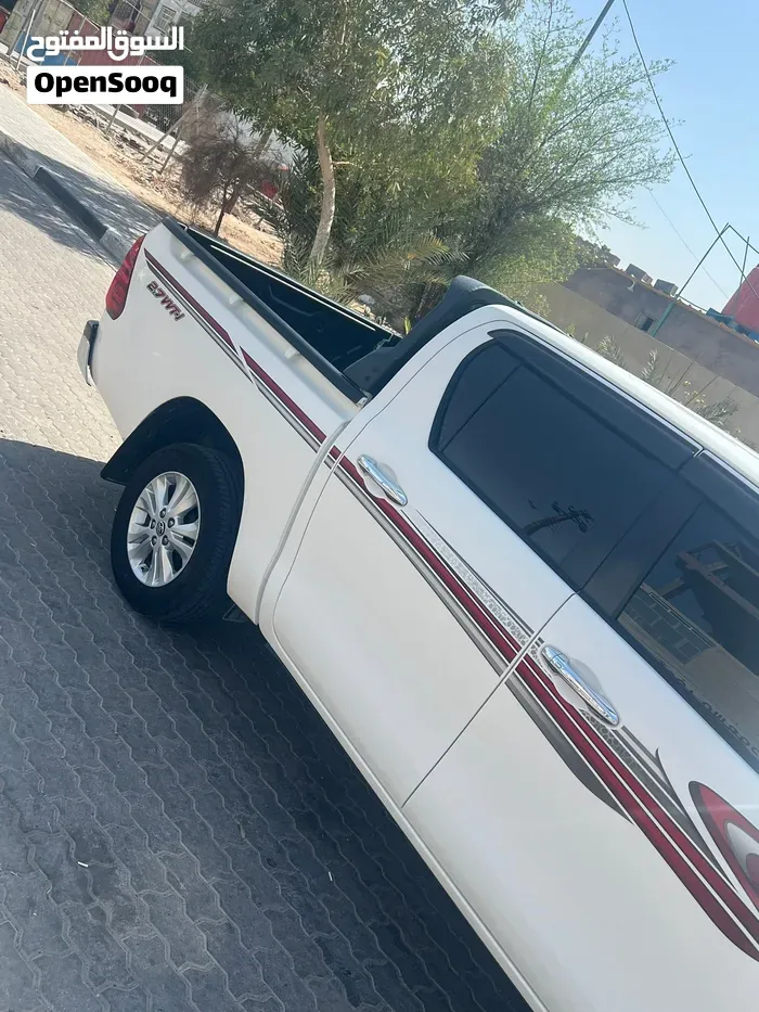 Toyota Hilux 2022 photo 2