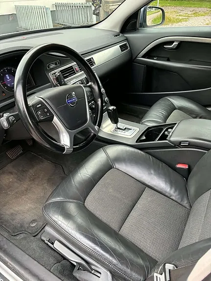 Volvo V70 2010 photo 5