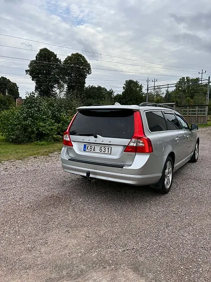Volvo V70 2010 photo 3