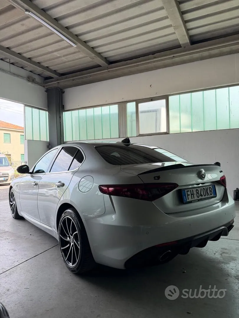 Alfa Romeo Giulia 2017 photo 4