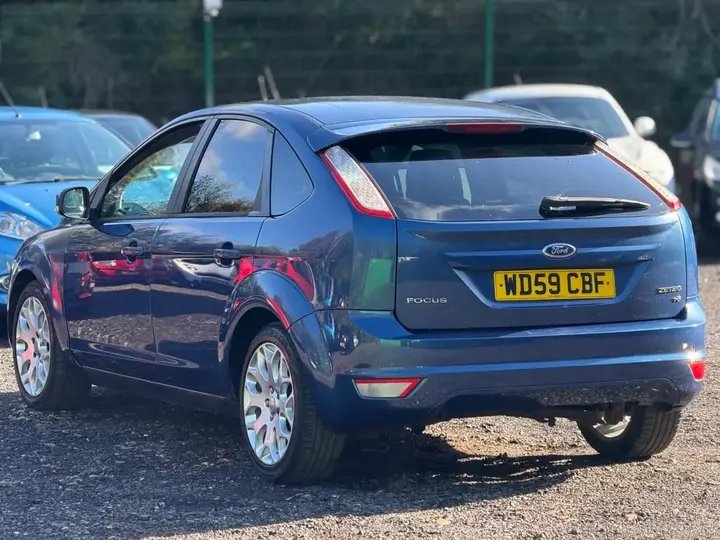 Ford Focus 2010 photo 4