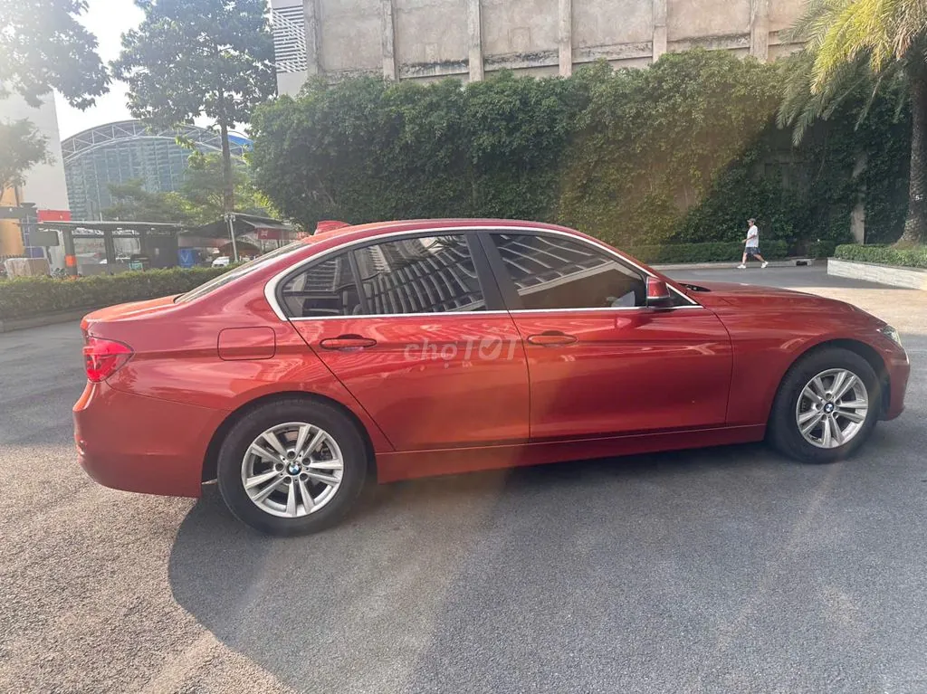 BMW 3 Series 2019 photo 5