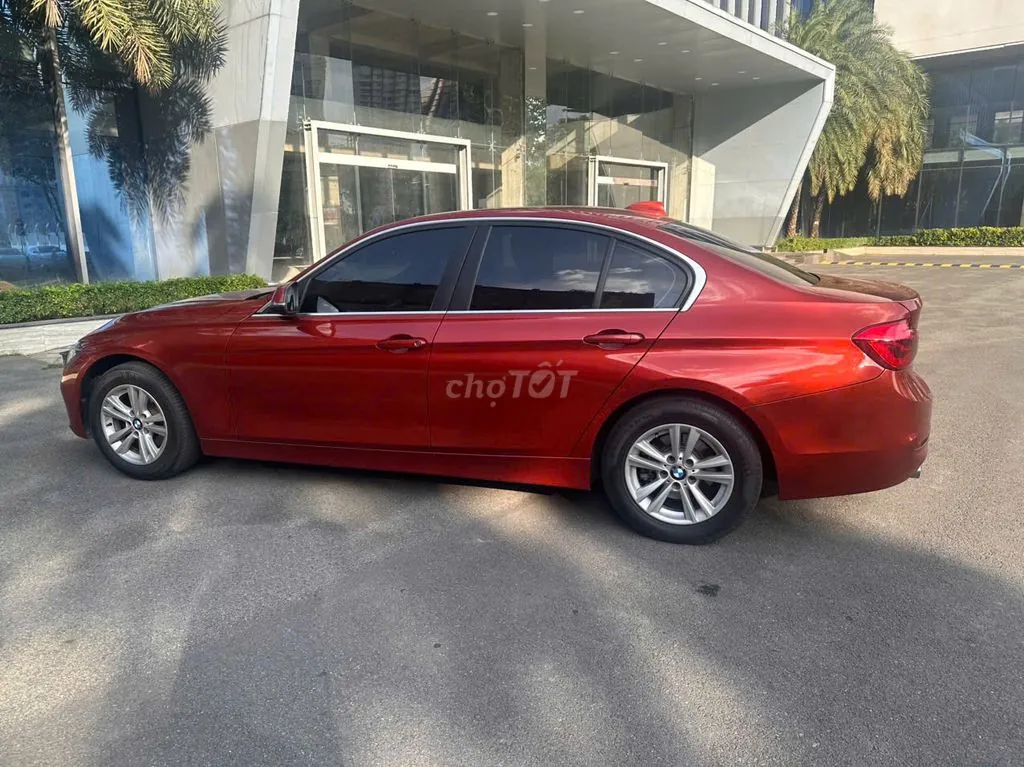 BMW 3 Series 2019 photo 3