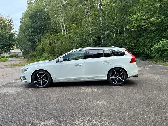 Volvo V60 2016 photo 2