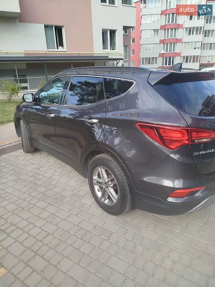 Hyundai Santa Fe 2017 photo 5
