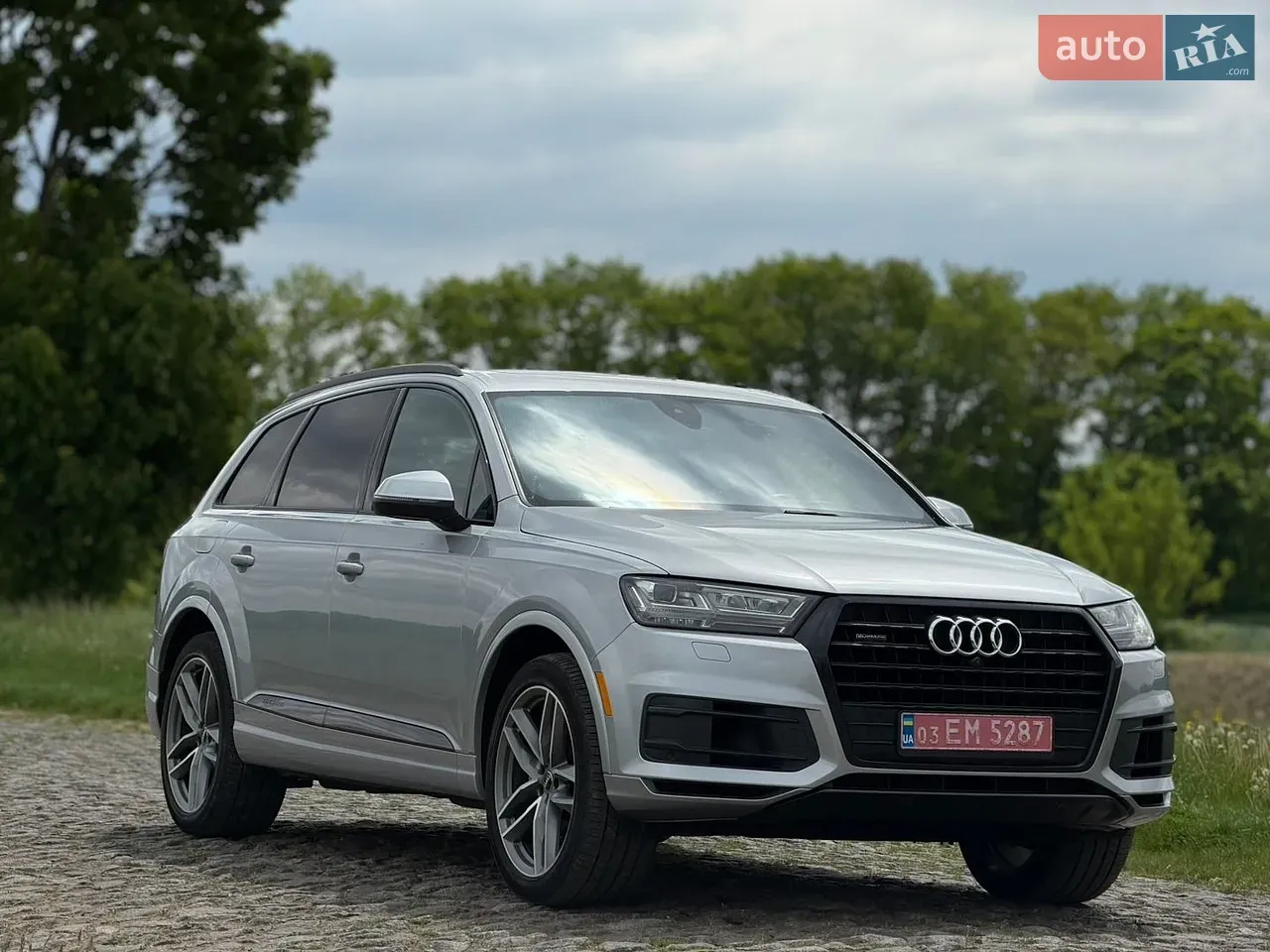 Audi Q7 2017 photo 2