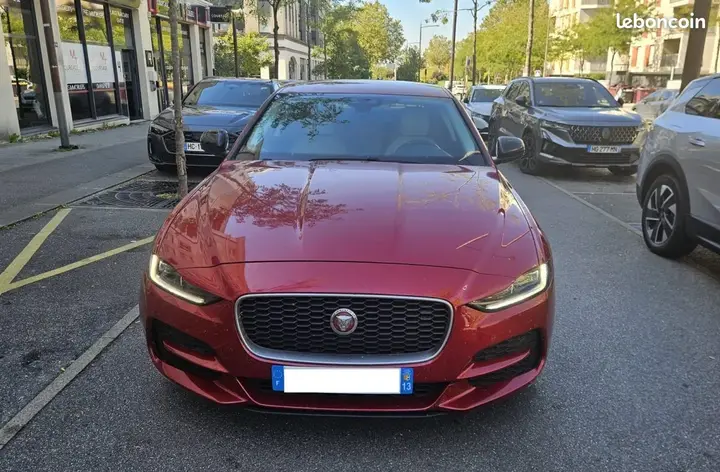 Jaguar Xe 2019 photo 2