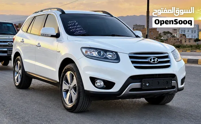Hyundai Santa Fe 2012 photo 2