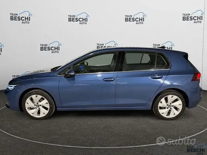 Volkswagen Golf 2025 photo 2